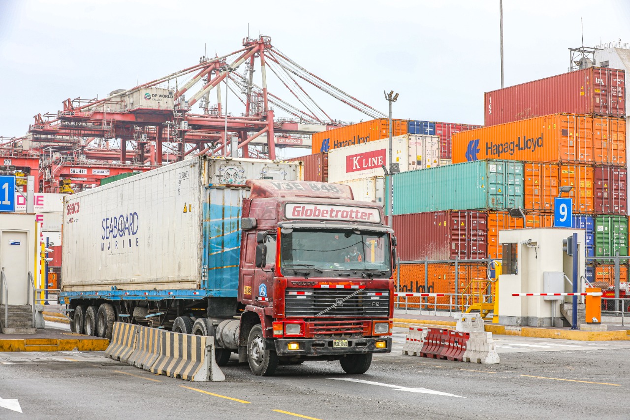 MTC presenta a gremios de transportistas de carga proyecto del antepuerto del Callao