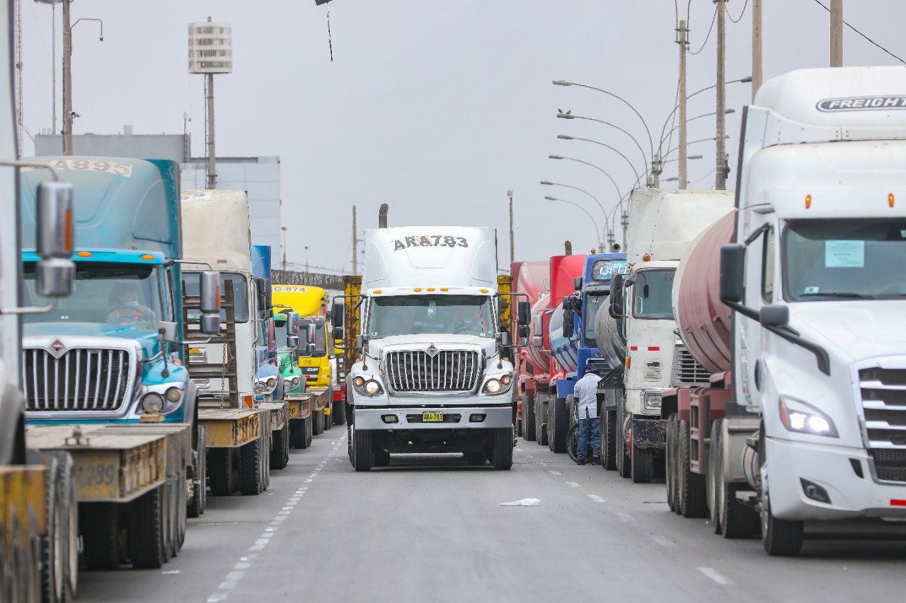MTC presenta a gremios de transportistas de carga proyecto del antepuerto del Callao
