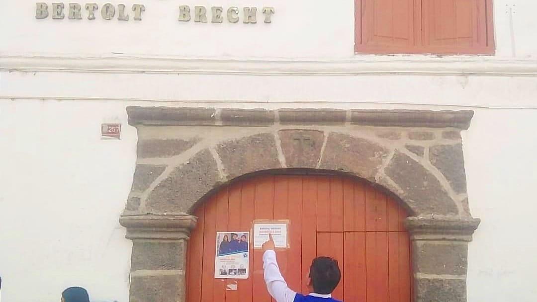 Foto de fachada de colegio