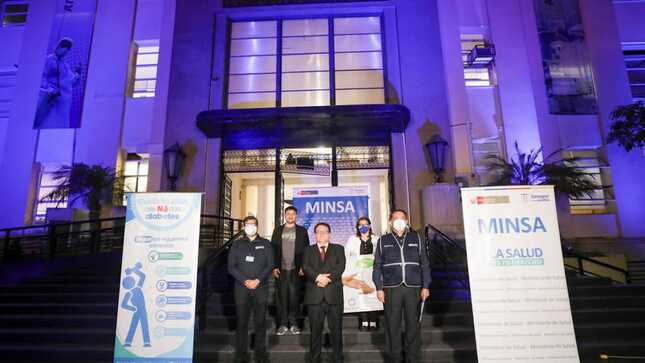 Sede central del Minsa se ilumina de azul para sensibilizar sobre la prevención de la diabetes