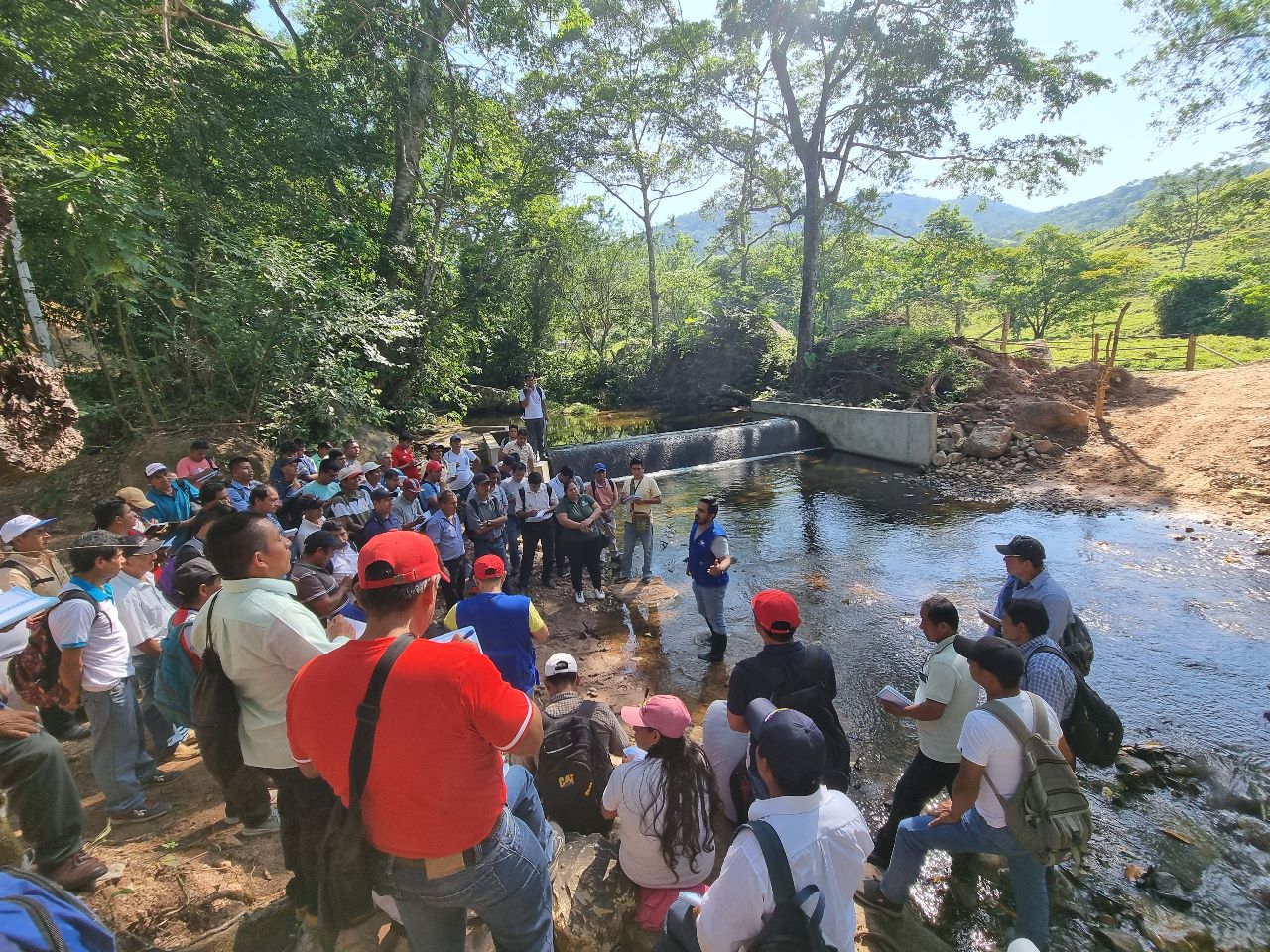 Dictado del curso: “Especialización en seguimiento, monitoreo, operación y mantenimiento de los servicios de saneamiento en el ámbito rural de la región San Martín”