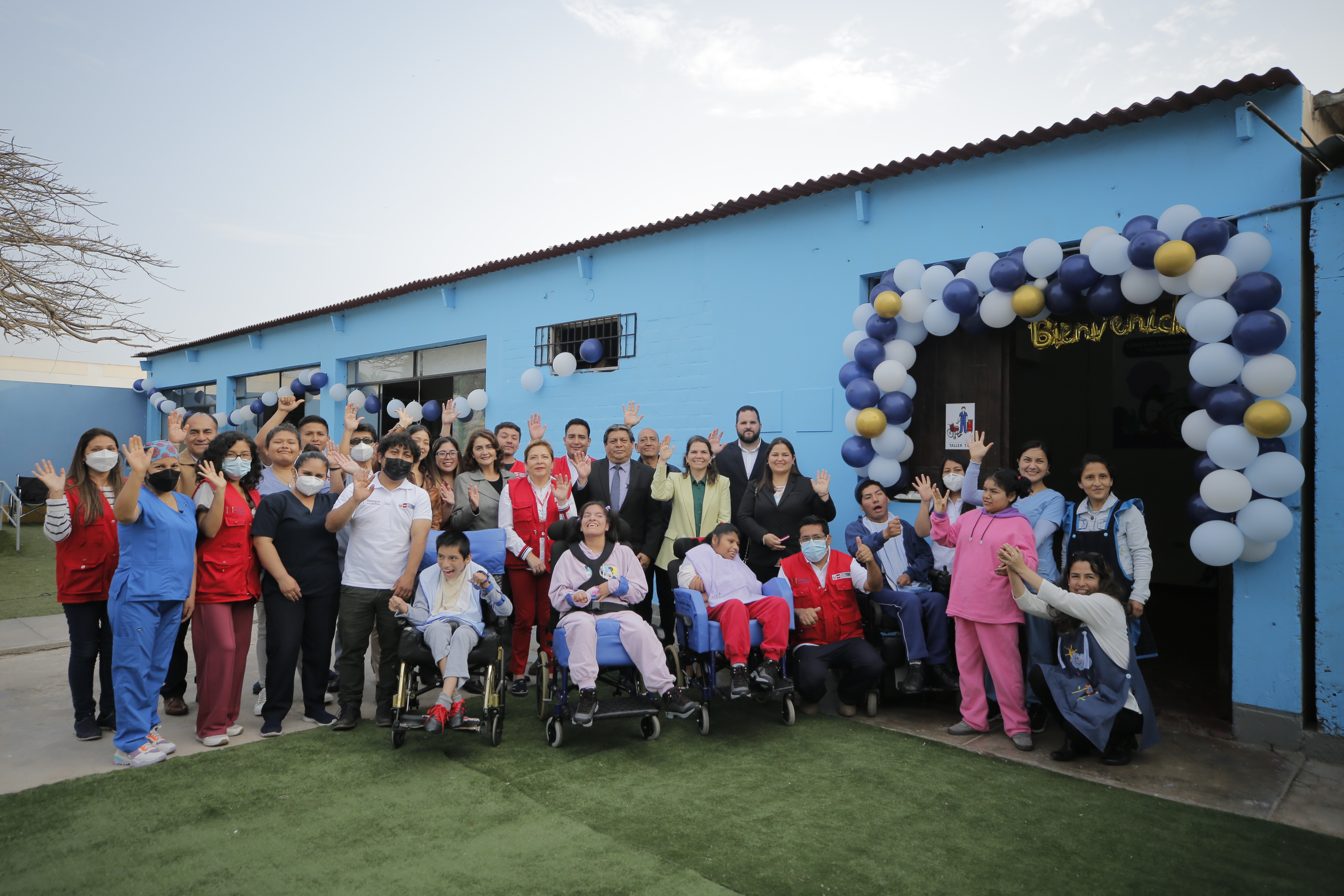 Inauguración de servicios en CAR