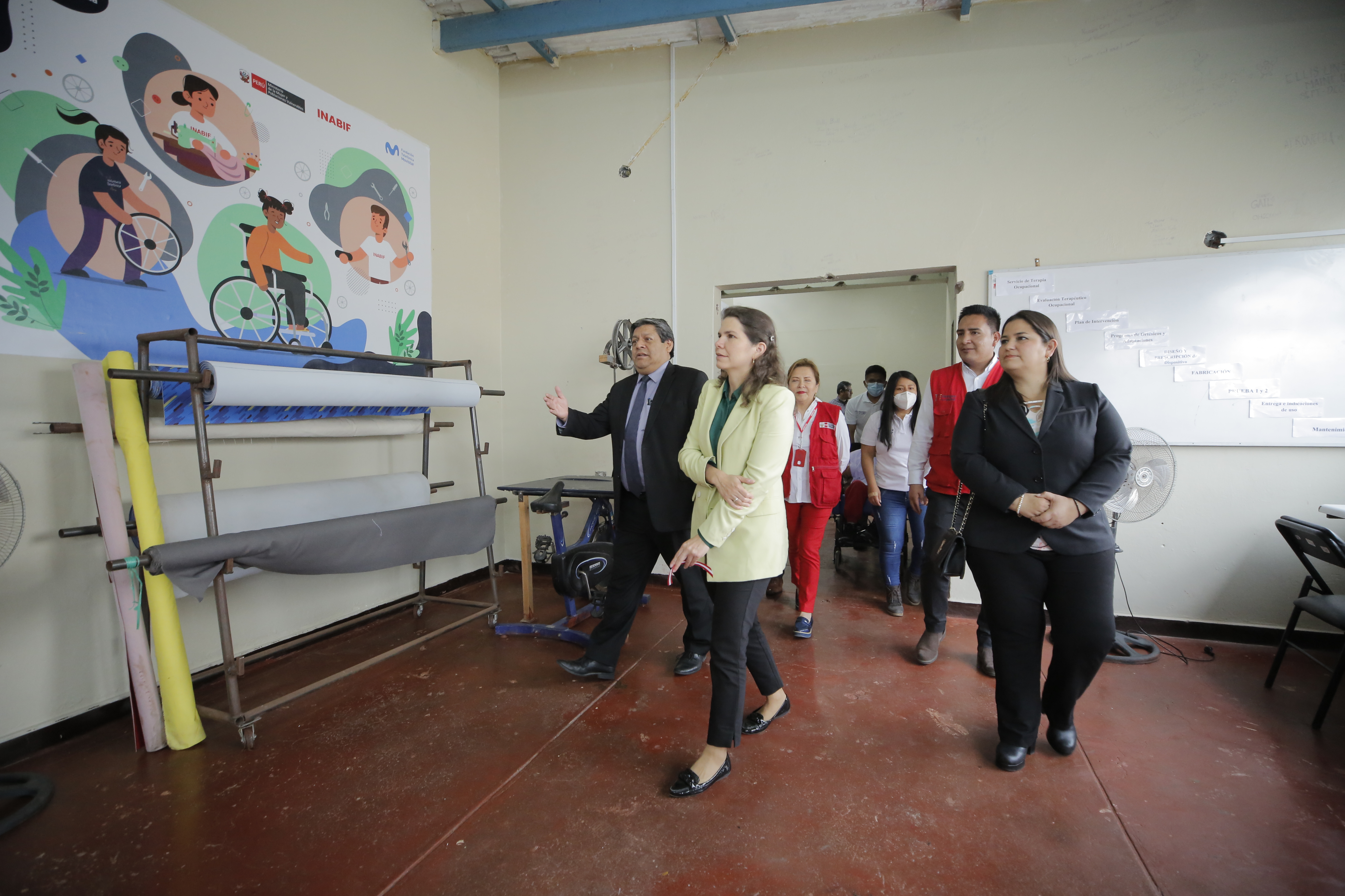 Inauguración de servicios en CAR