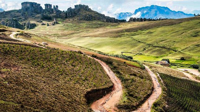 Pobladores de los márgenes de la carretera Cajamarca – Cumbemayo – Chetilla – Chonta Baja se muestran a favor de otorgar pases para el mejor