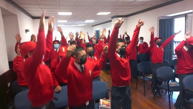 MÁS DE 1000 ALUMNOS DEL NIVEL PRIMARIO Y SECUNDARIO SON CAPACITADOS MEDIANTE TALLERES DE TURISMO Y ORIENTACIÓN EDUCATIVA 
