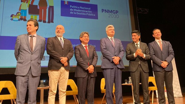 Panelistas en presentación de la Política Nacional de Modernización de la Gestión Pública (PNMGP) al 2030