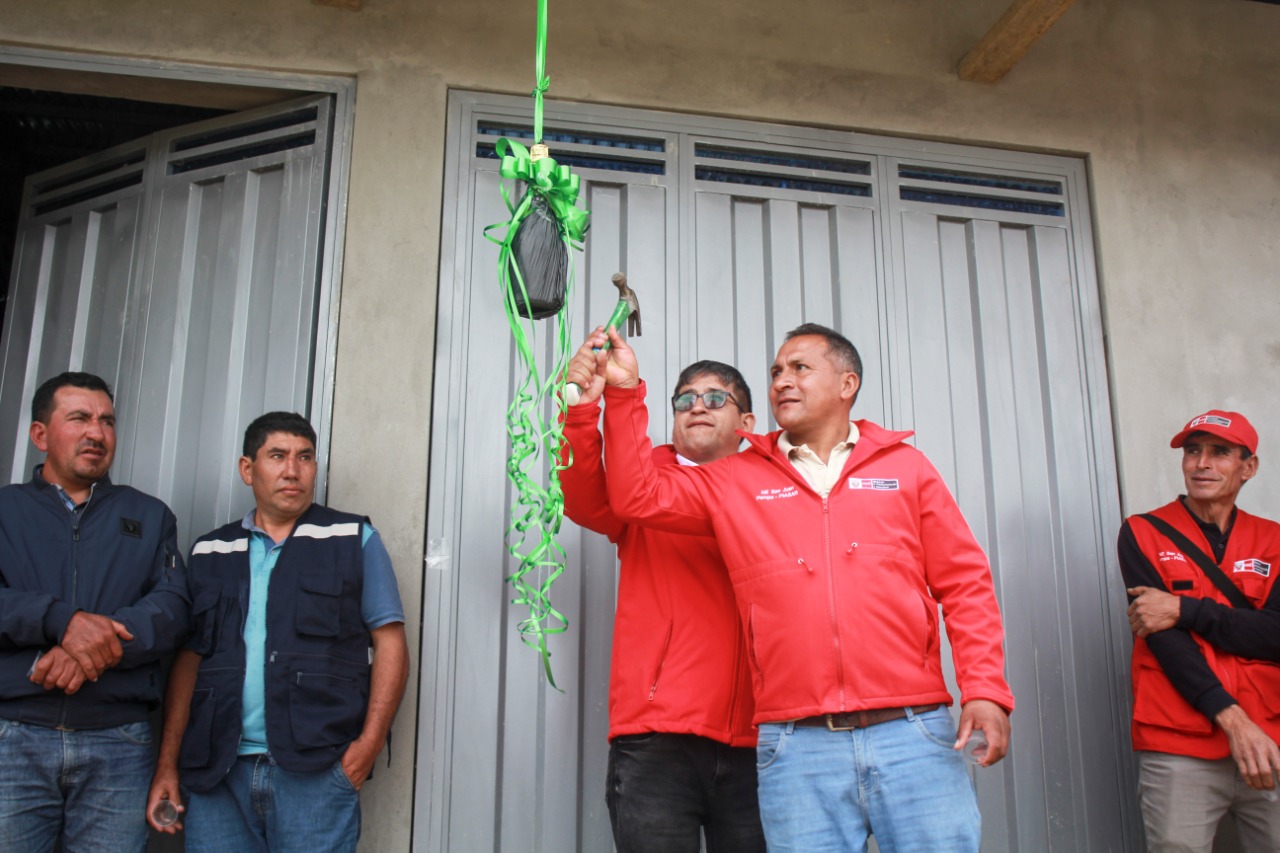 Inauguran proyecto de agua y saneamiento rural
