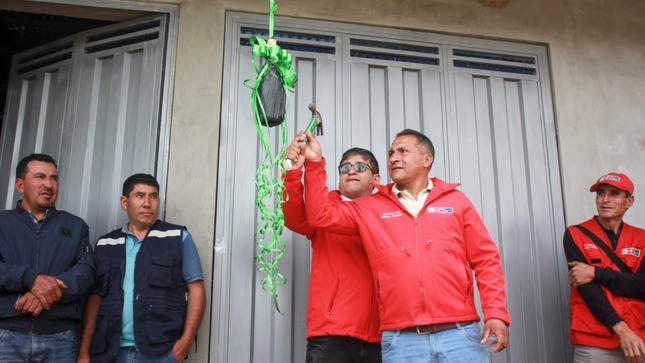 Inauguran proyecto de agua y saneamiento rural