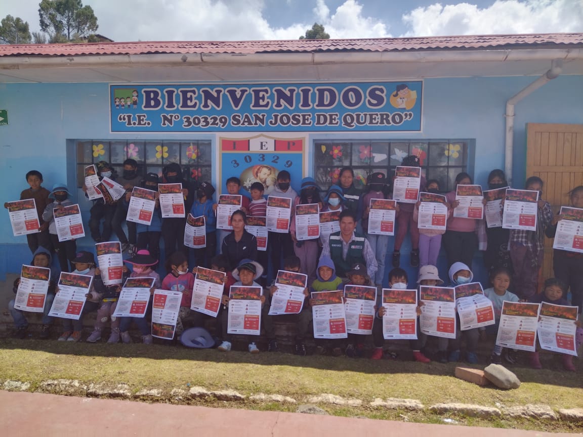 Charlas se realizaron alumnos y padre de familia