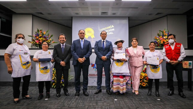 Premiación "Innovadores del Bicentenario" - Reconocimiento a Ollas Comunes de Arequipa y Lima Metropolitana