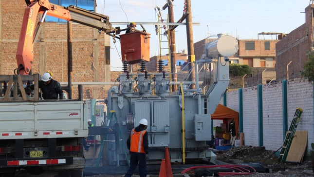 CHUPACA: ELECTROCENTRO INSTALA NUEVO TRANSFORMADOR PARA CUBRIR DEMANDA DE ENERGÍA ELÉCTRICA