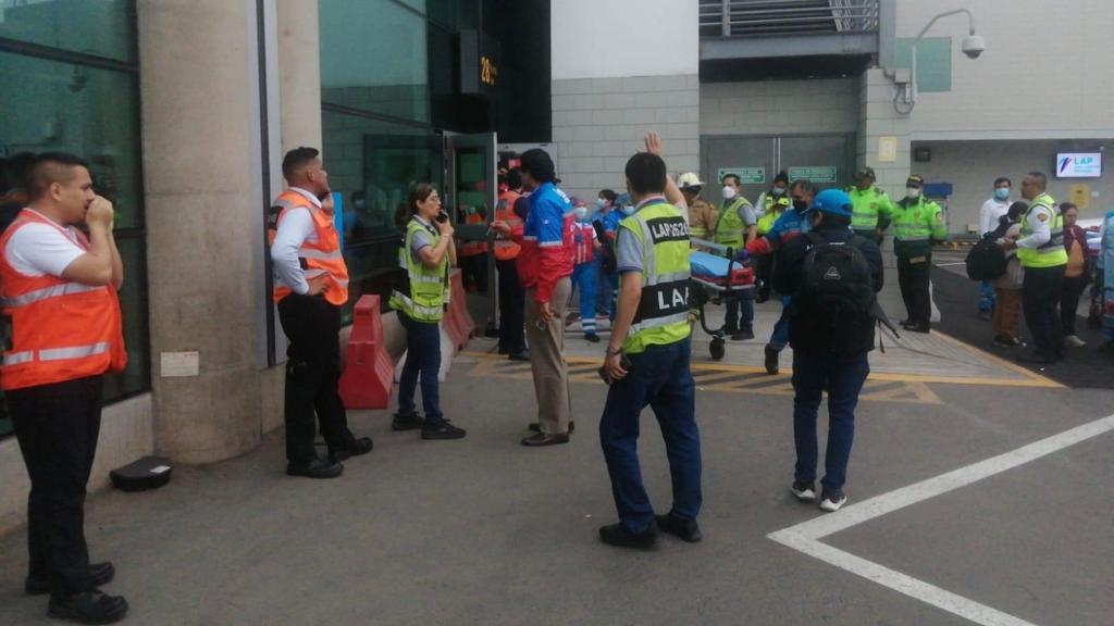 Minsa desplegó ambulancias de Samu para atender a las personas afectadas por el accidente en el aeropuerto Jorge Chávez