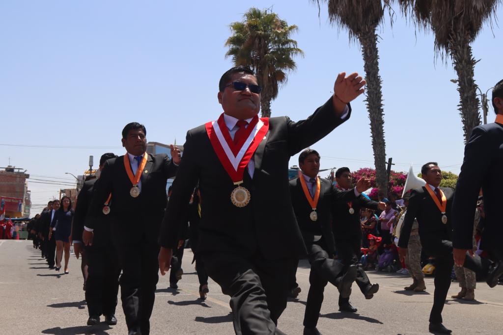 Saludando a Ciudad Nueva en su aniversario
