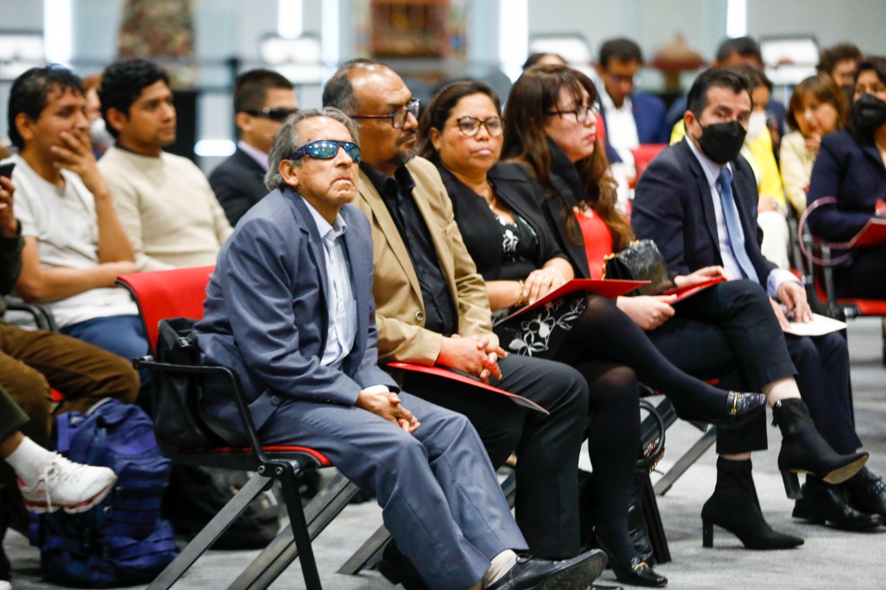 Grupo de personas invitadas y ganadoras del Concurso de Buenas Prácticas de Gestión Inclusiva “Inclusión y Discapacidad”  2022