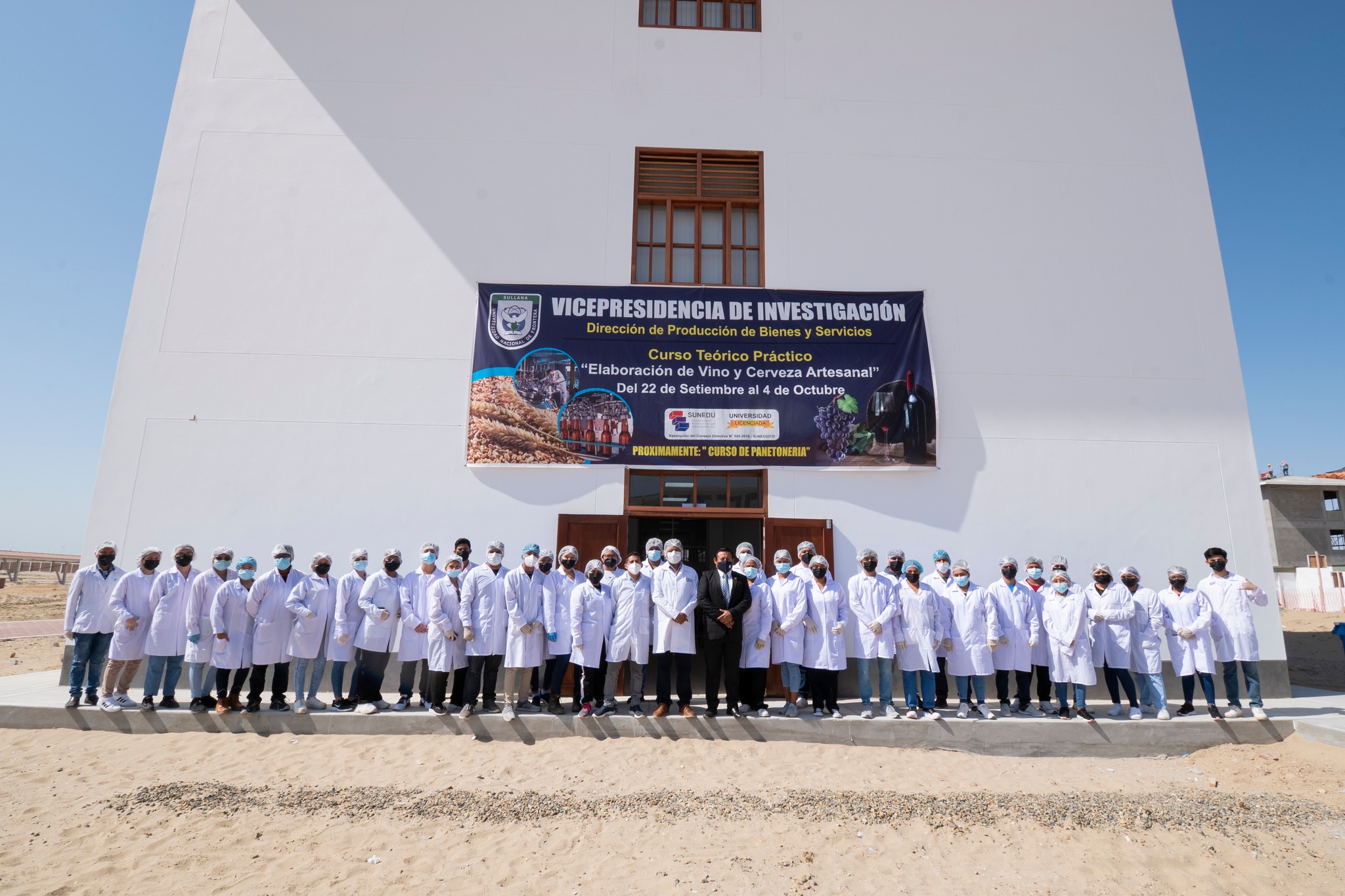 Elaboran vino y cerveza artesanal en la Universidad Nacional de Frontera