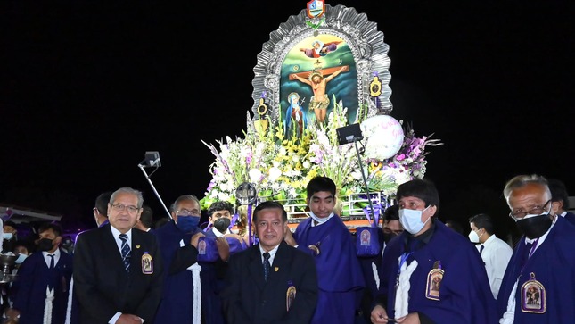 Sagrada Imagen del Señor de los Milagros llega a la Universidad Nacional de Frontera