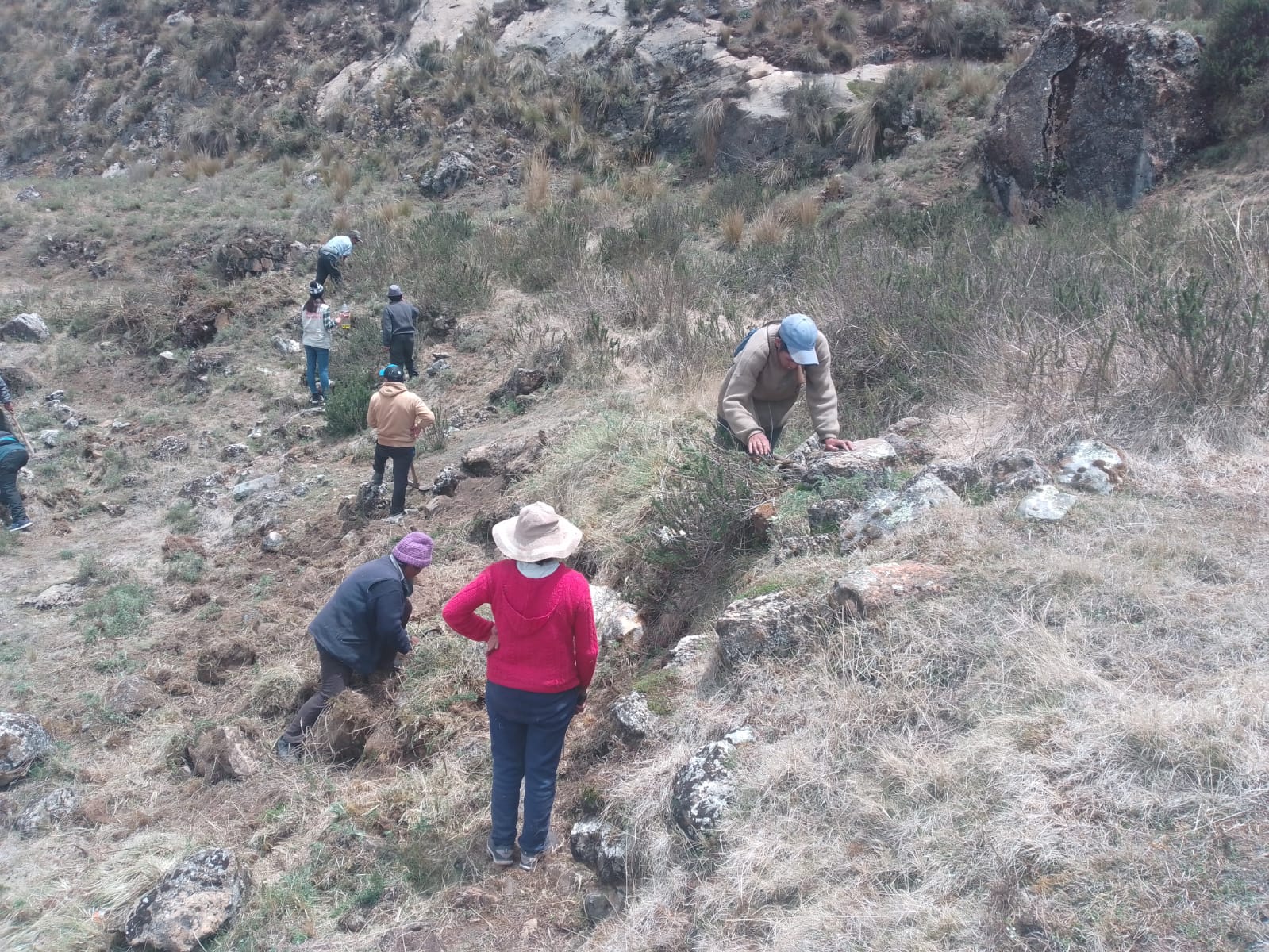 Pasco: Ministerio de Cultura realiza limpieza en sitios arqueológicos de la región