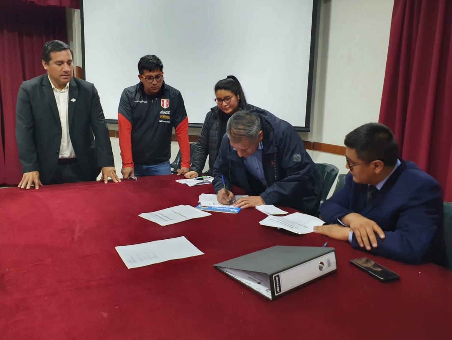 Primera reunión de coordinación de comisiones de transferencia en la Municipalidad Provincial de Chachapoyas