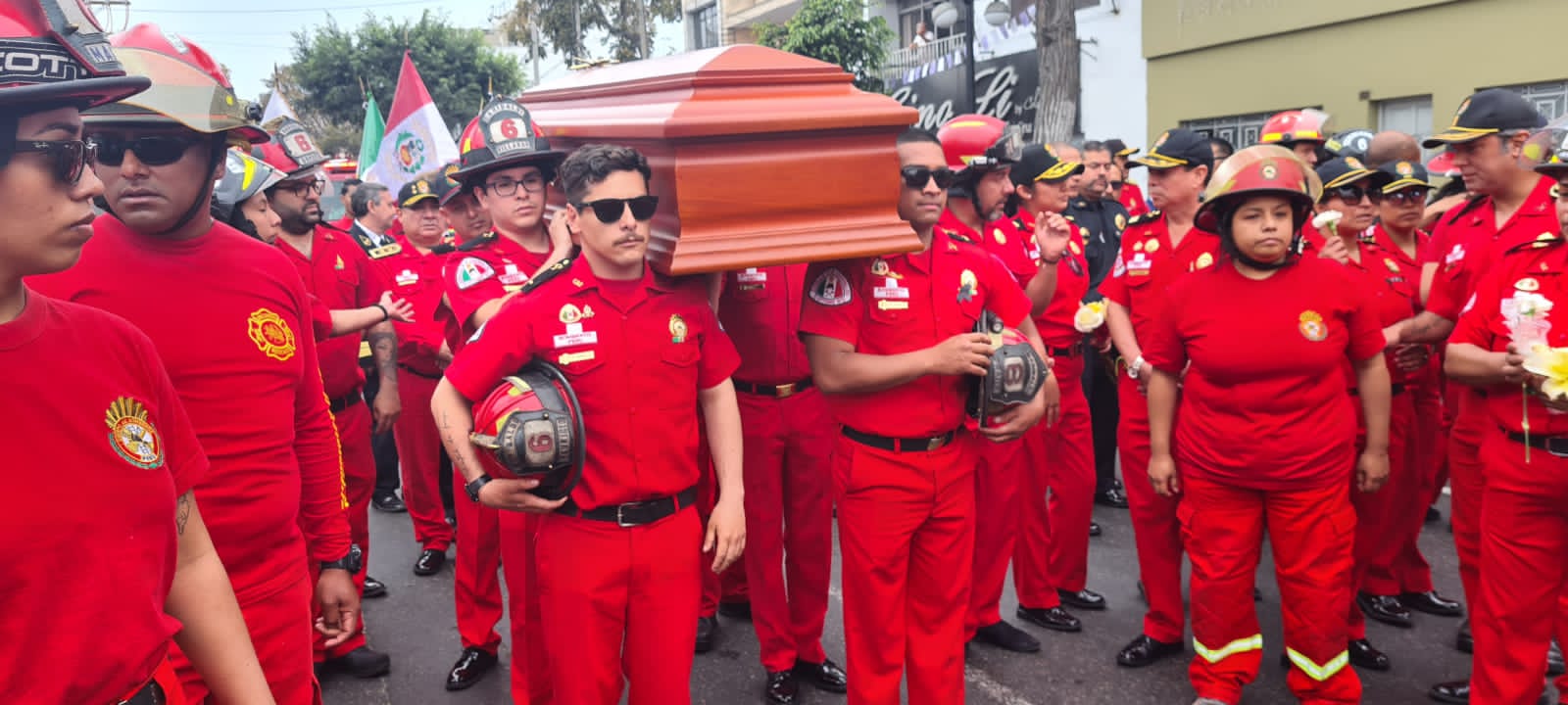 Rinden homenaje póstumo a bomberos aeronáuticos fallecidos en accidente en el aeropuerto Jorge Chávez.