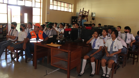 ESTUDIANTES 1