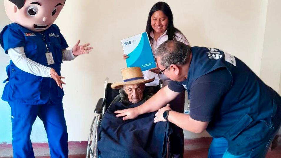 Asegurada de 101 años goza de cobertura de salud del SIS