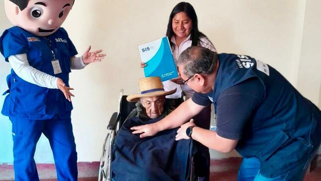 Asegurada de 101 años goza de cobertura de salud del SIS