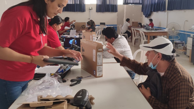 ENTREGA DE LAP TOPS 