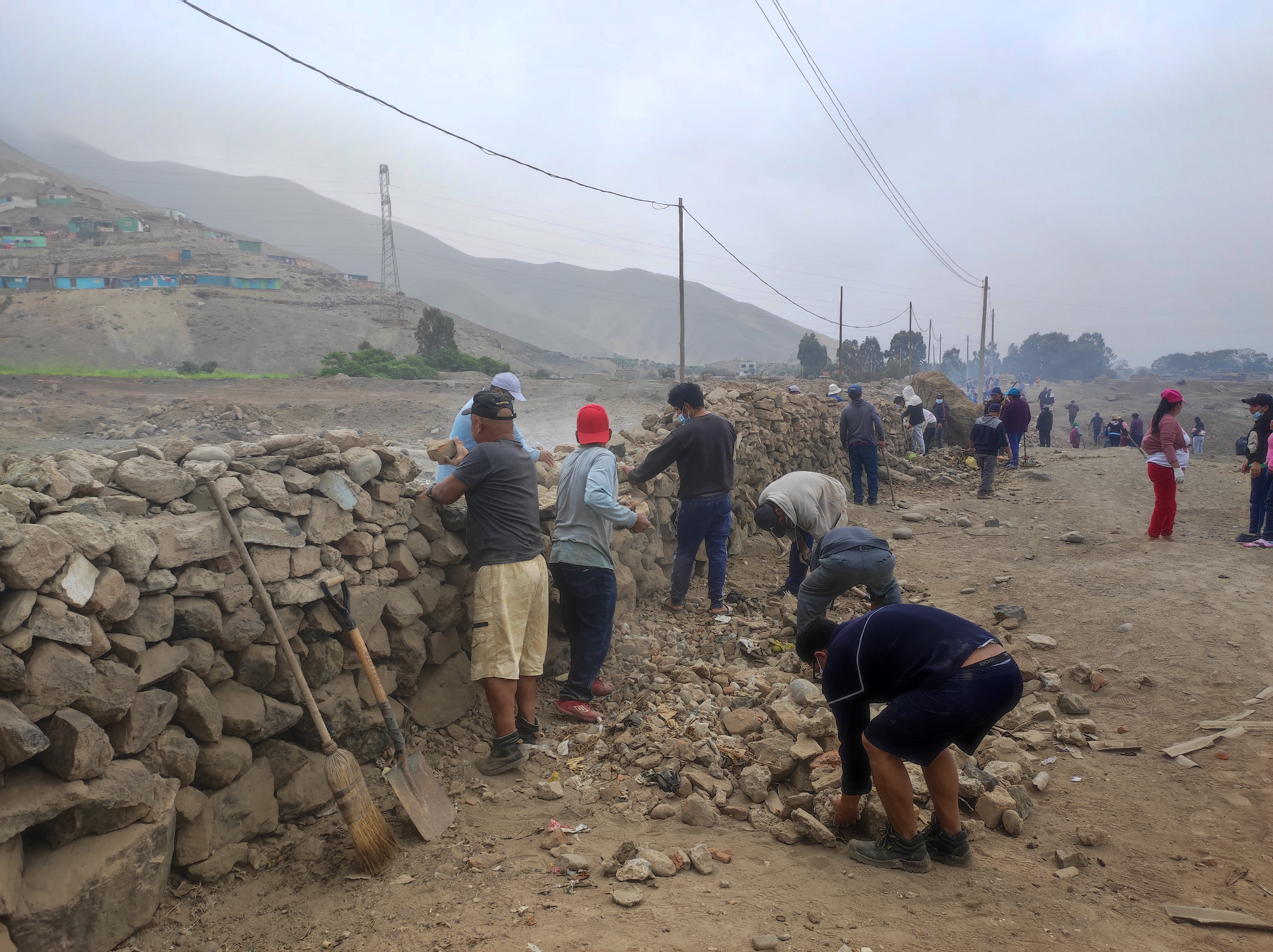 Ministerio de Cultura dirigió jornada de limpieza y mantenimiento en sitio arqueológico Cerro Macatón en Huaral
