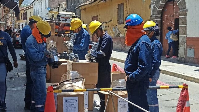 Continúa la modernización del alumbrado público para mejorar la
imagen de nuestra ciudad