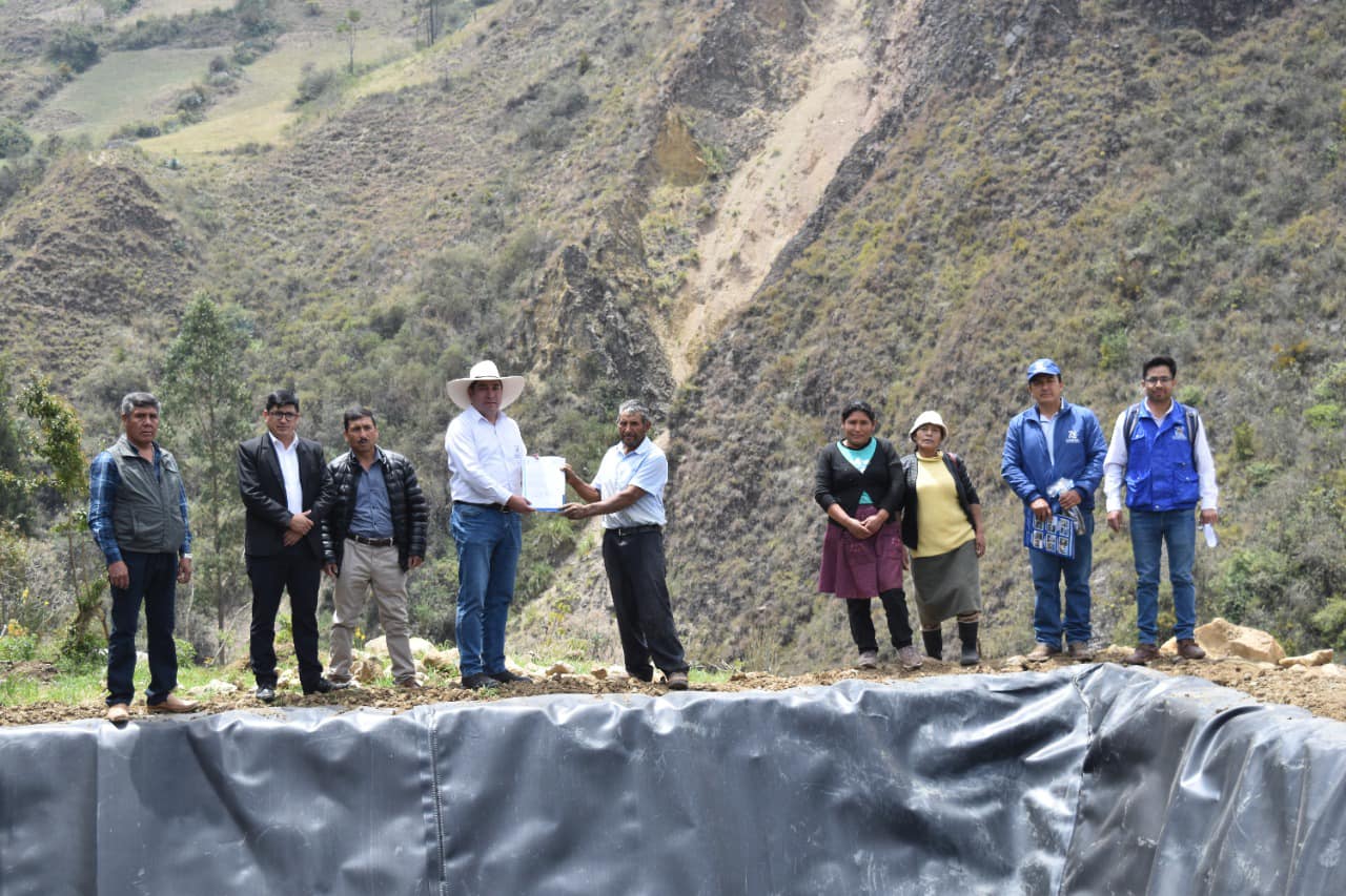Iniciamos la entrega de microreservorios en diferentes caseríos