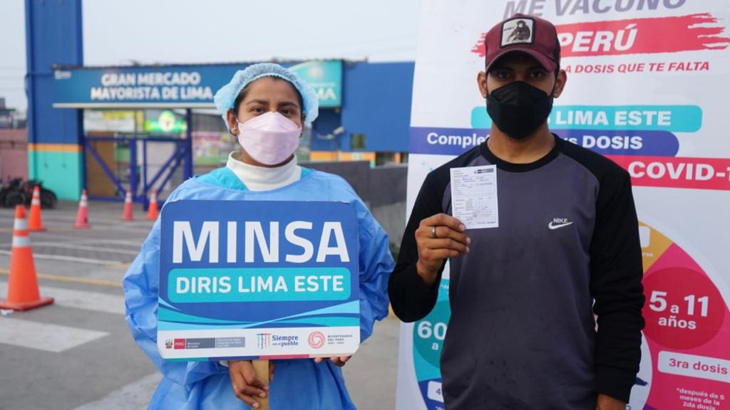 Más de 2 mil personas fueron inmunizadas contra la covid19 en gran maratón de vacunación en mercados de abastos de Lima este