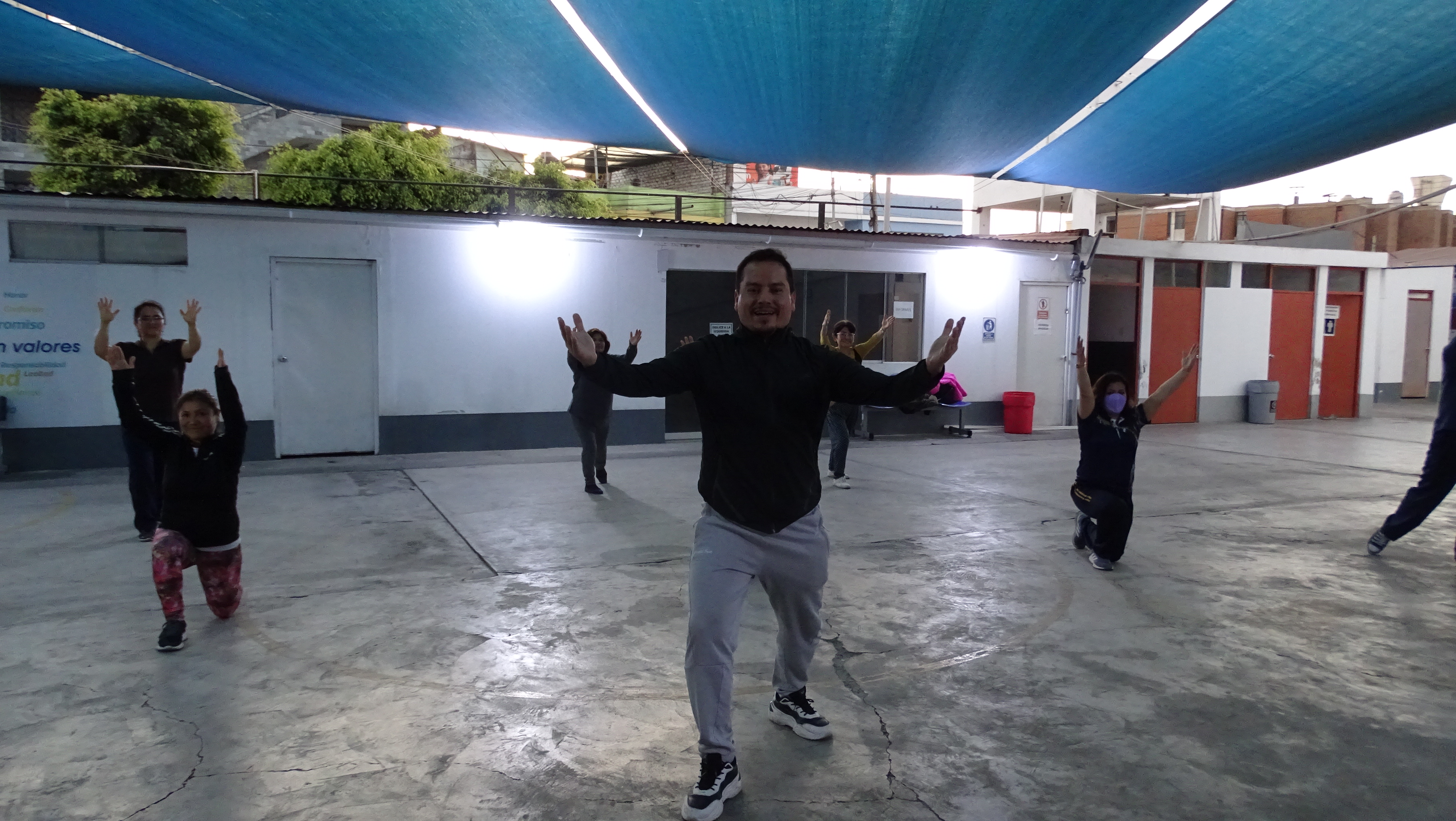 Se llevó a cabo en la sede de UGEL 03 TNO los talleres de danzas peruanas y ritmos latinos en el marco del proyecto "Docentes emocionalmente fortalecidos, estudiantes seguros", donde participaron activamente docentes y directivos de las IIEE públicas de nuestra jurisdicción.