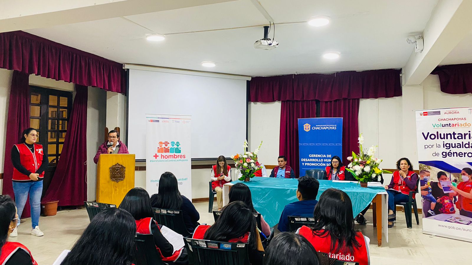 Reconocimiento a mentoras y líderes varones como voluntarias y voluntarios por la igualdad de género del distrito de Chachapoyas