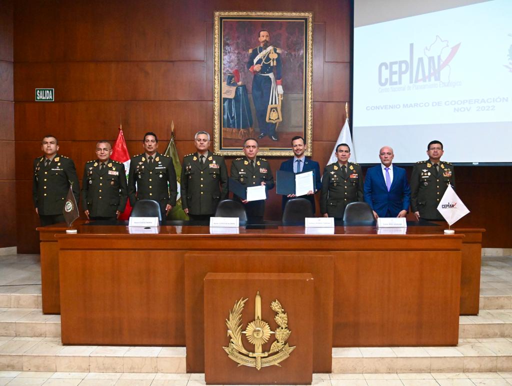 Ceplan y el Ejército Peruano firman convenio