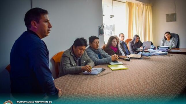 Instalan comisión de transferencia de la gestión edil en la municipalidad provincial de Chumbivilcas