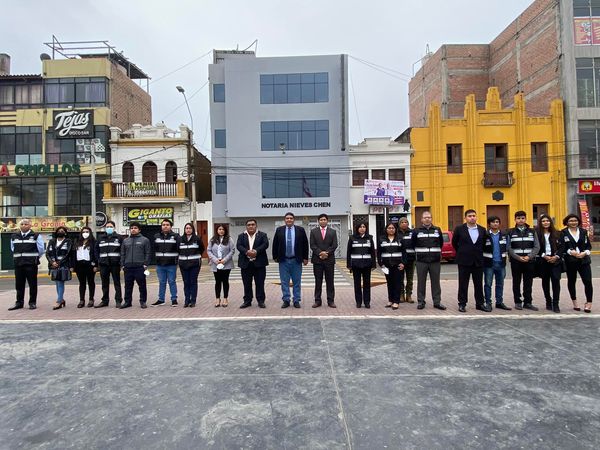 Ceremonia protocolar de Izamiento de Pabellón Nacional