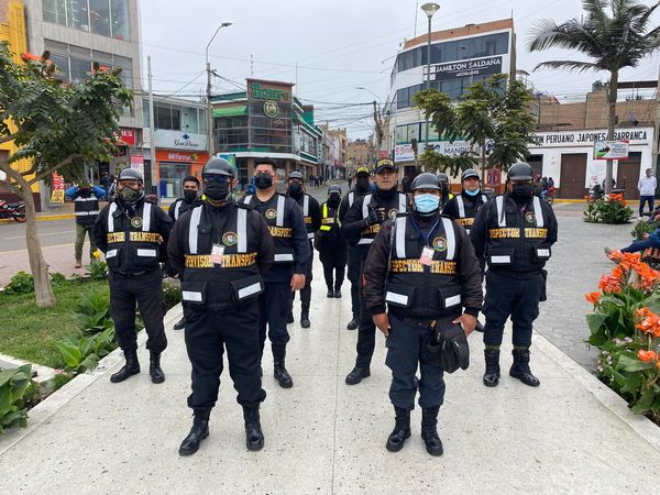 Ceremonia protocolar de Izamiento de Pabellón Nacional