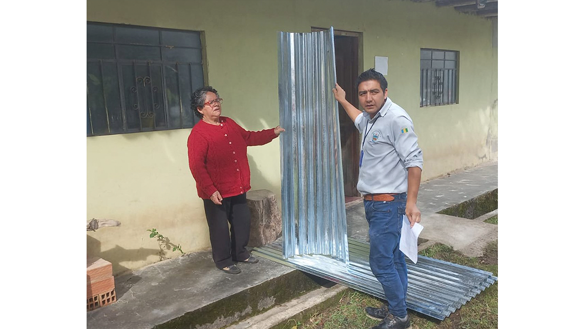 Entrega de bienes de ayuda humanitaria