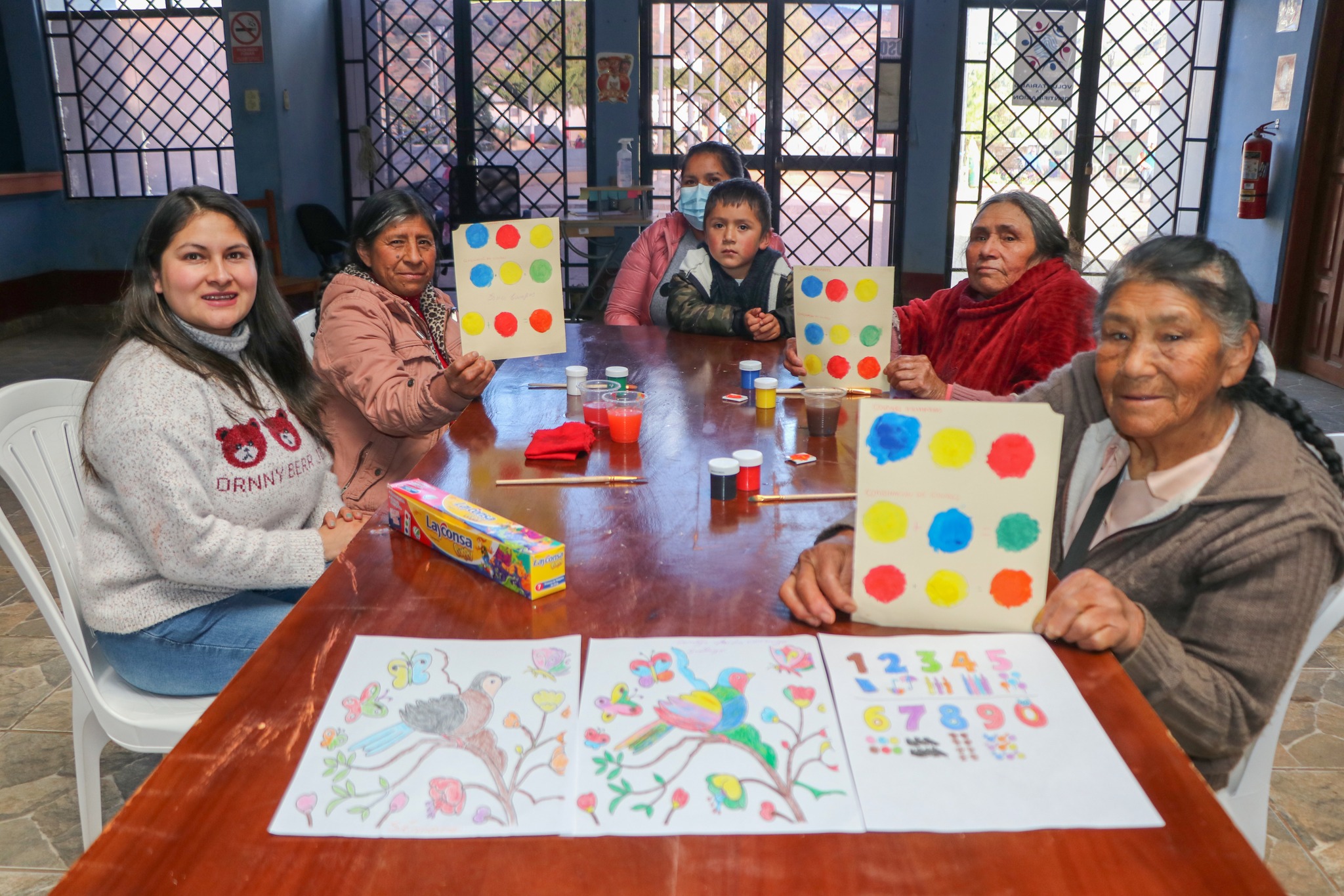 Municipalidad de Chugay realiza taller de dibujo y pintura para adultos mayores.