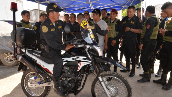 MOTOS