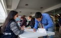 Con el fin de fortalecer la transparencia y la participación ciudadana, la Municipalidad de Lince realizó la Audiencia Pública de Rendición de Cuentas 2022, el cual fue aprobado mediante Decreto de Alcaldía 015-2022-MDL.
Durante la audiencia pública, el alcalde de Lince Vicente Amable rindió cuentas sobre la ejecución del presupuesto en los diferentes programas ediles, obras e inversiones, así como los logros y principales dificultades en el desarrollo de la presente gestión.
Asimismo, detalló la importancia de trabajar de la mano con el gobierno nacional; organismos internacionales, el sector privado e instituciones académicas para lograr los objetivos de la gestión; pero sobre todo, reconoció el trabajo que se viene realizando con la Policía Nacional del Perú para erradicar la inseguridad en el distrito.
La rendición de cuentas es un mecanismo de transparencia y control de la gestión pública que promueve la participación y la vigilancia ciudadana. Este importante proceso está enmarcado en el Artículo IX del Título Preliminar, de la Ley Orgánica de Municipalidades (Ley Nº 27972), que señala que el sistema de planificación municipal tiene como principios: la participación ciudadana a través de sus vecinos, vecinas y organizaciones vecinales, la transparencia, la gestión moderna y la rendición de cuentas.