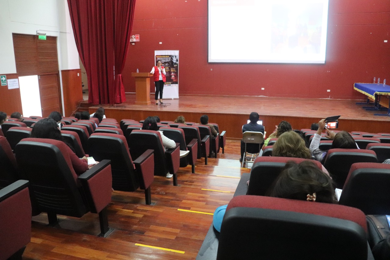 GRT capacitando contra la violencia.