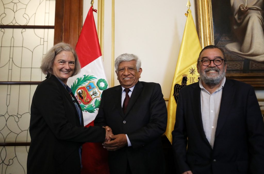 Alcalde Romero con integrantes de la misión de la Unesco en el Palacio Municipal.