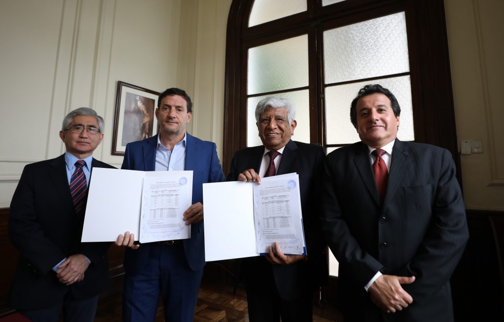 Alcalde Romero junto a integrantes de la próxima gestión de la municipalidad de Lima.
