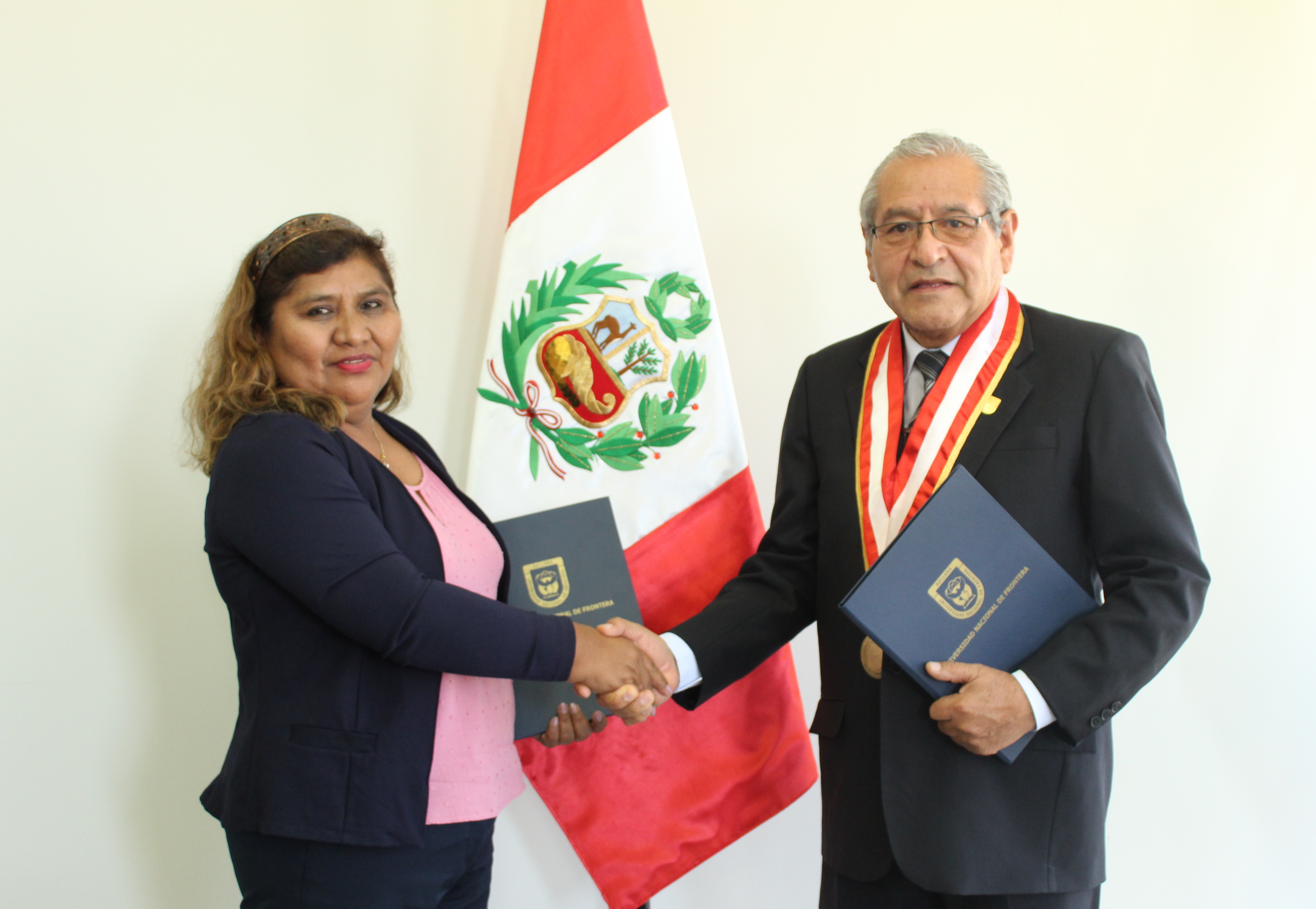 Directora de UGEL Sullana y Presidente de la Comisión UNF