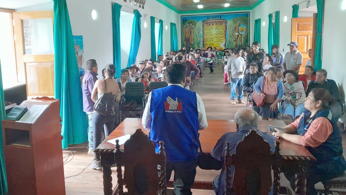 Personas participando de reunión de trabajo