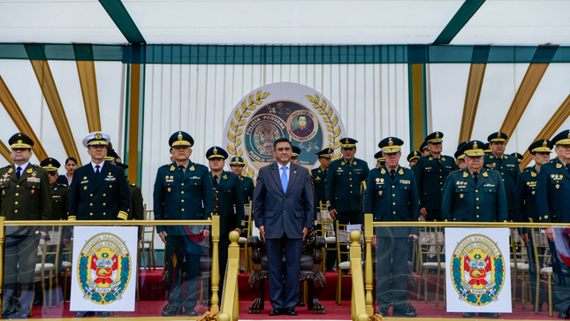 Ministro del Interior participó en la ceremonia de homenaje al alférez PNP Mariano Santos Mateo 