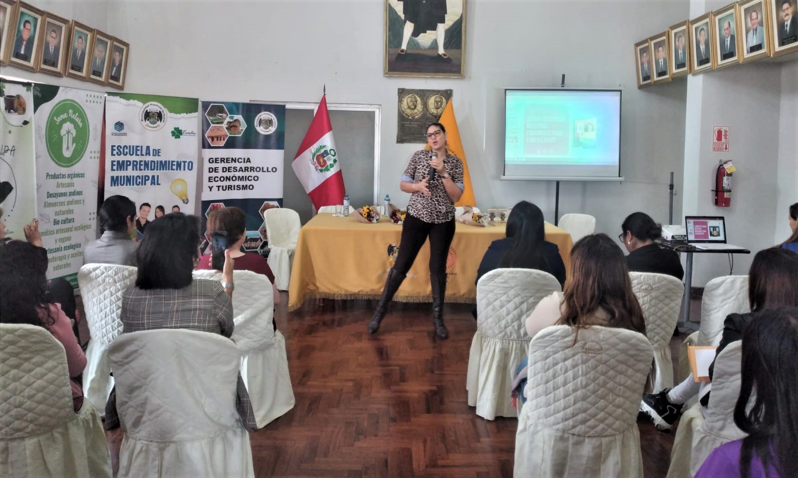 Con éxito se realizó el Taller Vivencial "Poder Femenino" en la comuna huaralina