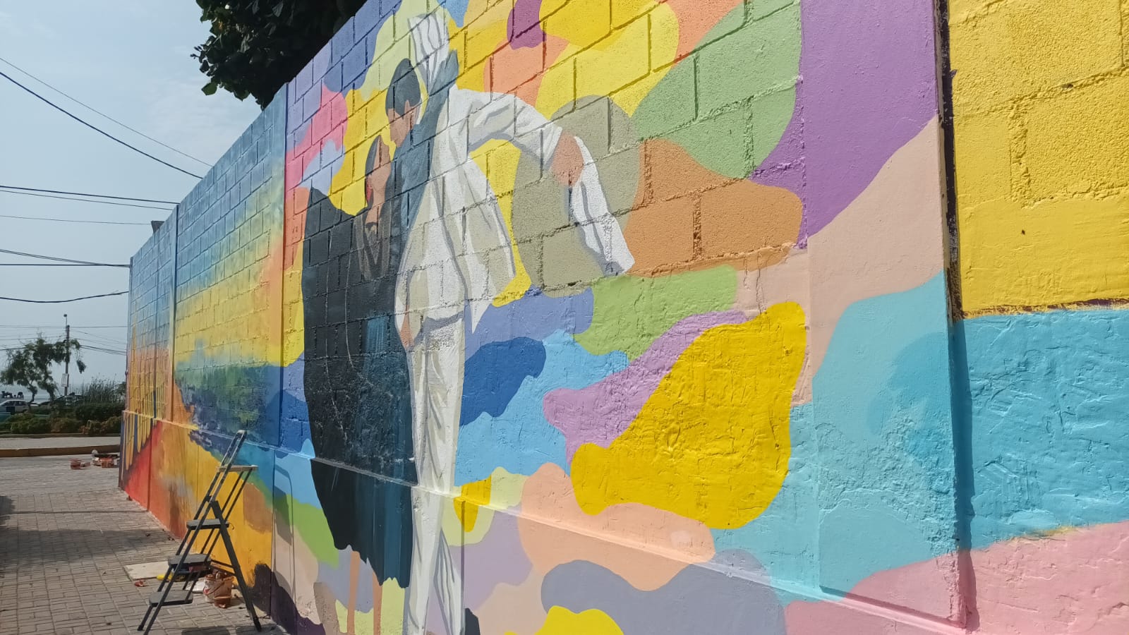 Ministerio de Cultura: Artistas llenan de color las calles de Trujillo con un mural que promueve el poder de lo colectivo