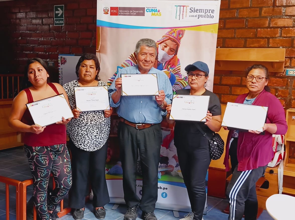 Reconocimiento a comités de gestión y consejos de vigilancia - MADRES UNIDAS DEL VALLE DE ENSENADA